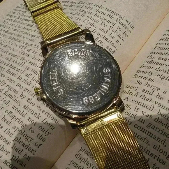 Goldtone  mesh watch - Picture 5 of 8